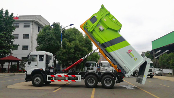中潔牌XZL5181ZXX6型車(chē)廂可卸式垃圾車(chē)